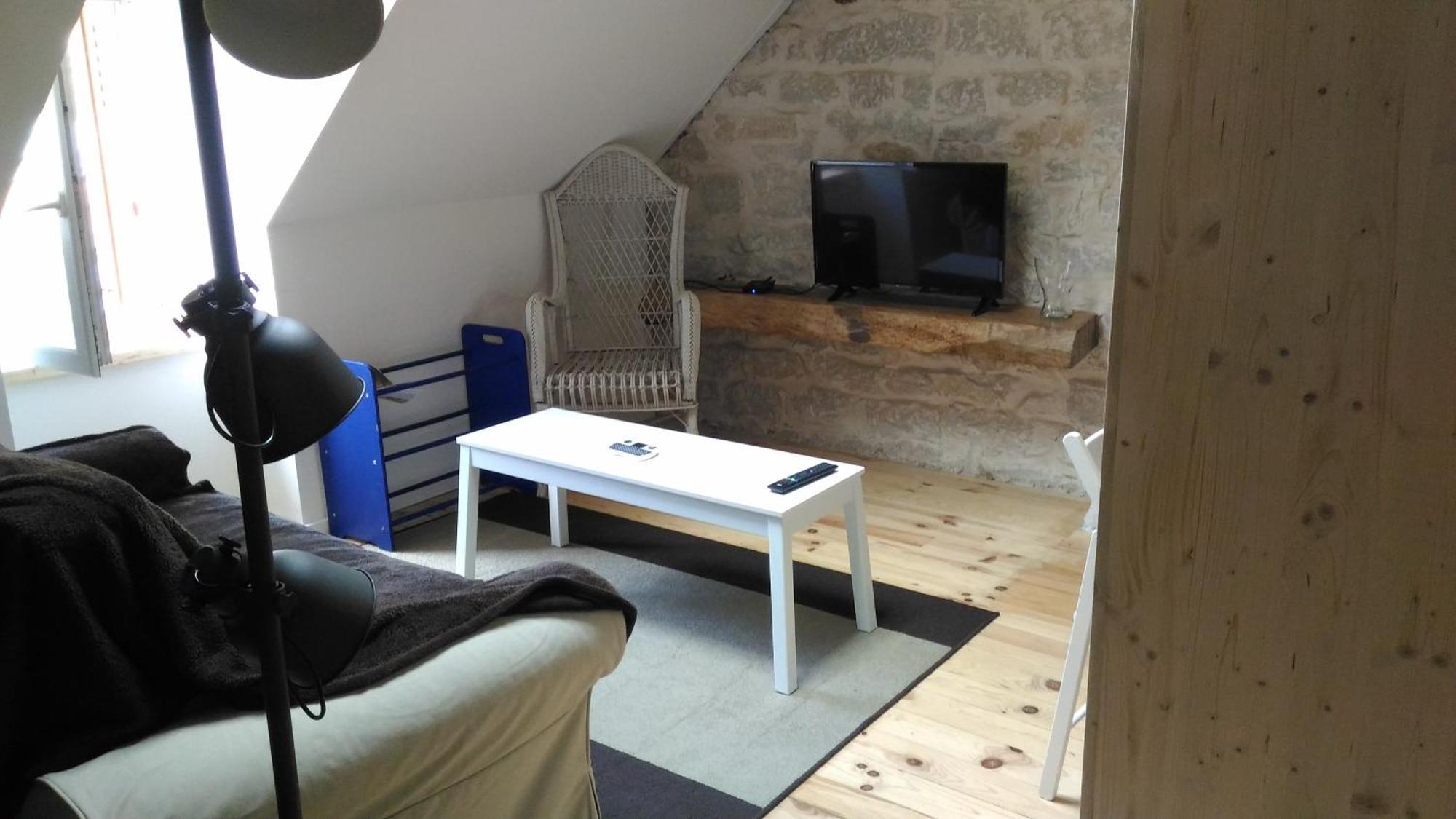 Studio Meuble Proche Conseil Departemental Du Jura Lons-le-Saunier Zewnętrze zdjęcie